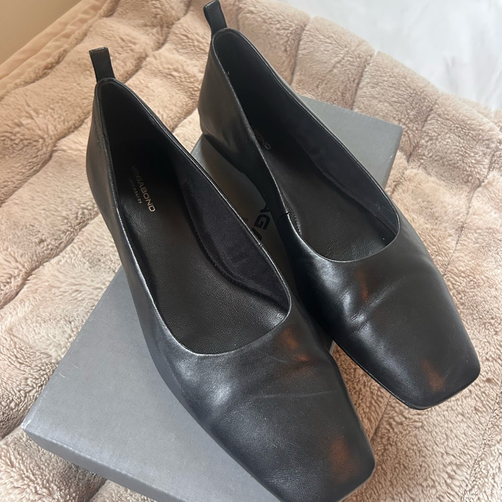 Vagabond Black Leather Square-Toe Flats